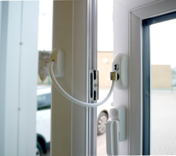 Window Restrictors (White)